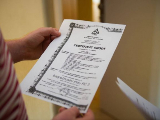K bezpečnostním dveřím předáváme všechny potřebné certifikáty